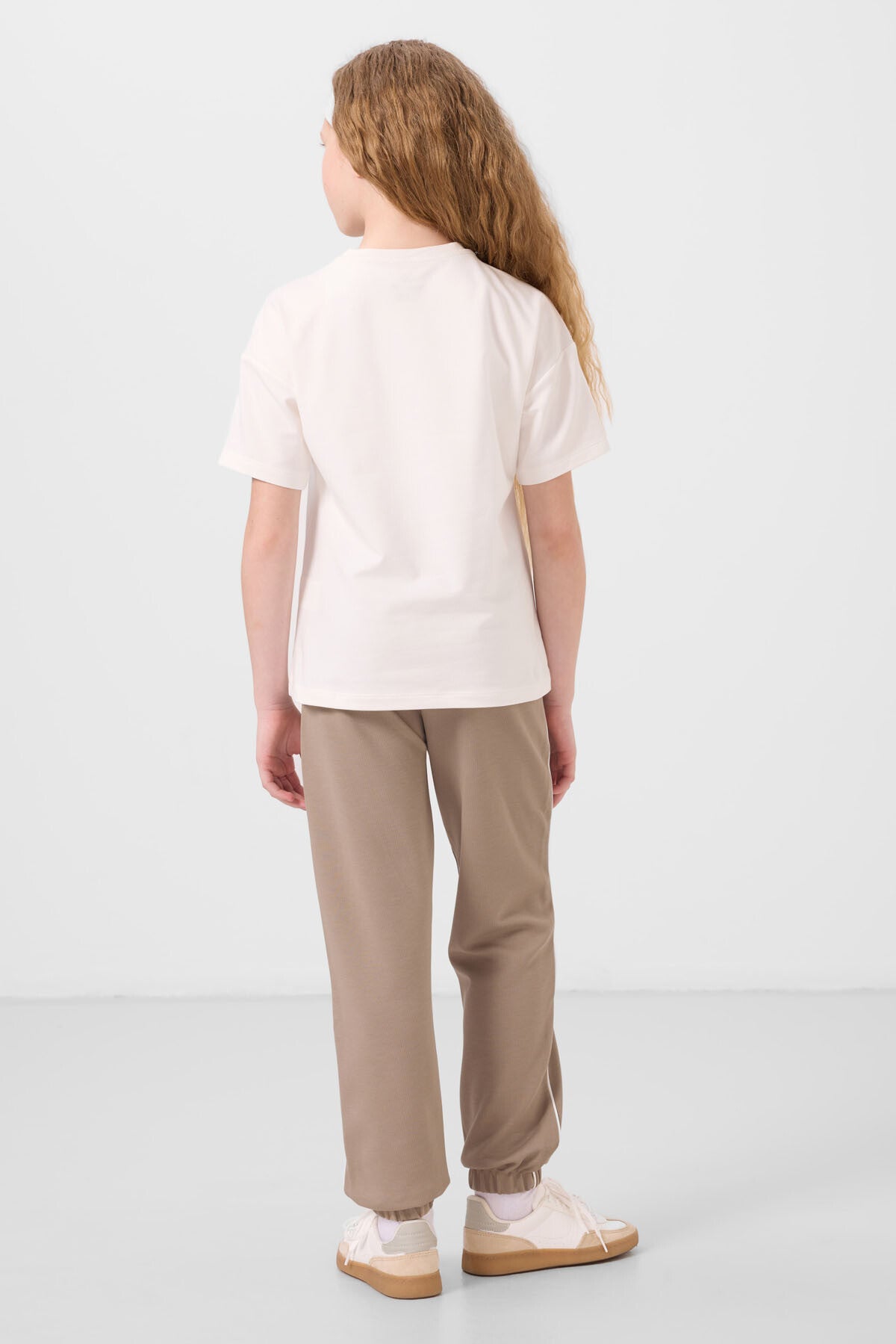 Ekru-Koyu Bej O Yaka Baskılı Lastik Paçalı Standart Fit Kız Çocuk Eşofman Takım - 75186