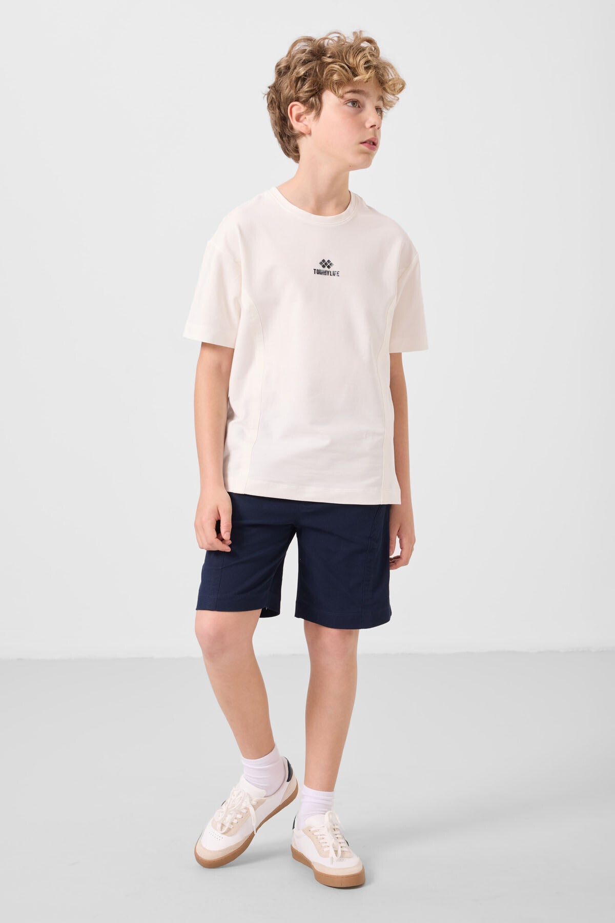 Ekru-Lacivert Pamuklu Oversize Fit Dokuma Hafif Esnek Chino Erkek Çocuk Şort Takım - 11276