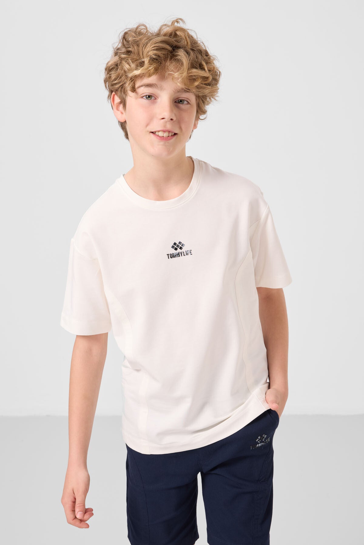 Ekru-Lacivert Pamuklu Oversize Fit Dokuma Hafif Esnek Chino Erkek Çocuk Şort Takım - 11276