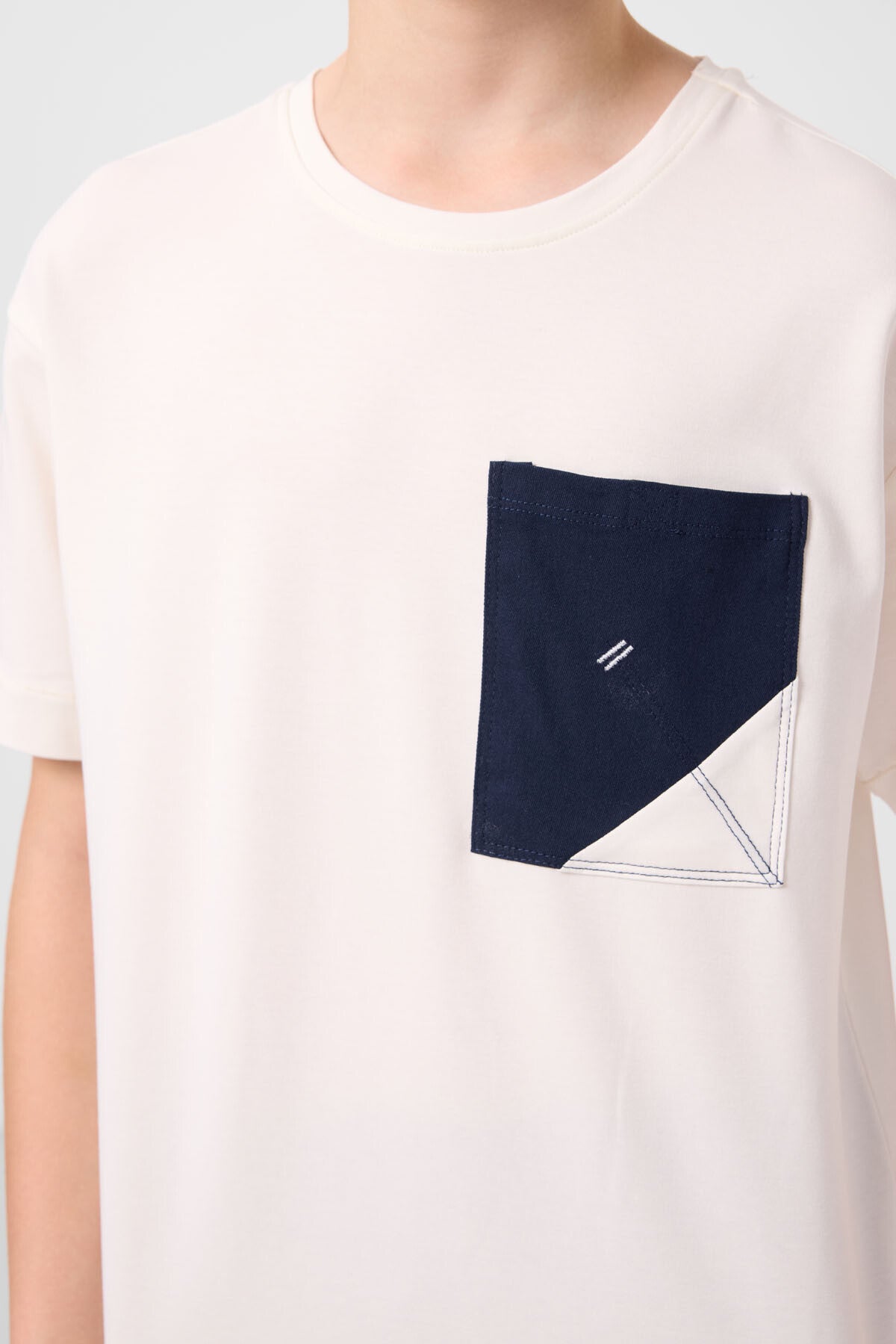 Ekru-Lacivert Pamuklu Oversize Fit Dokuma Hafif Esnek Chino Erkek Çocuk Şort Takım - 11278