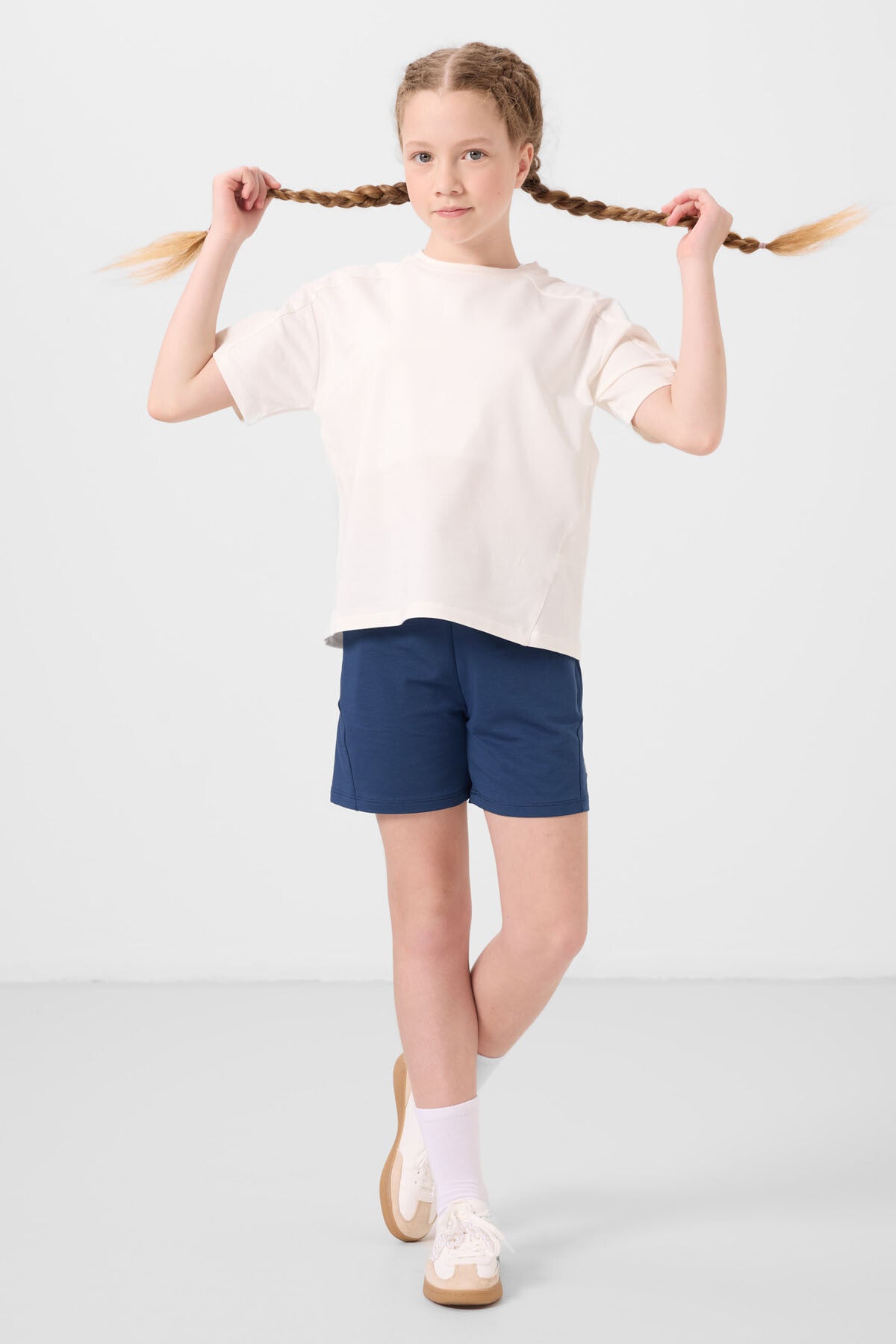 Ekru-Parlament Pamuklu Yumuşak Dokulu Standart Fit Basic Kız Çocuk Şort Takım - 75184