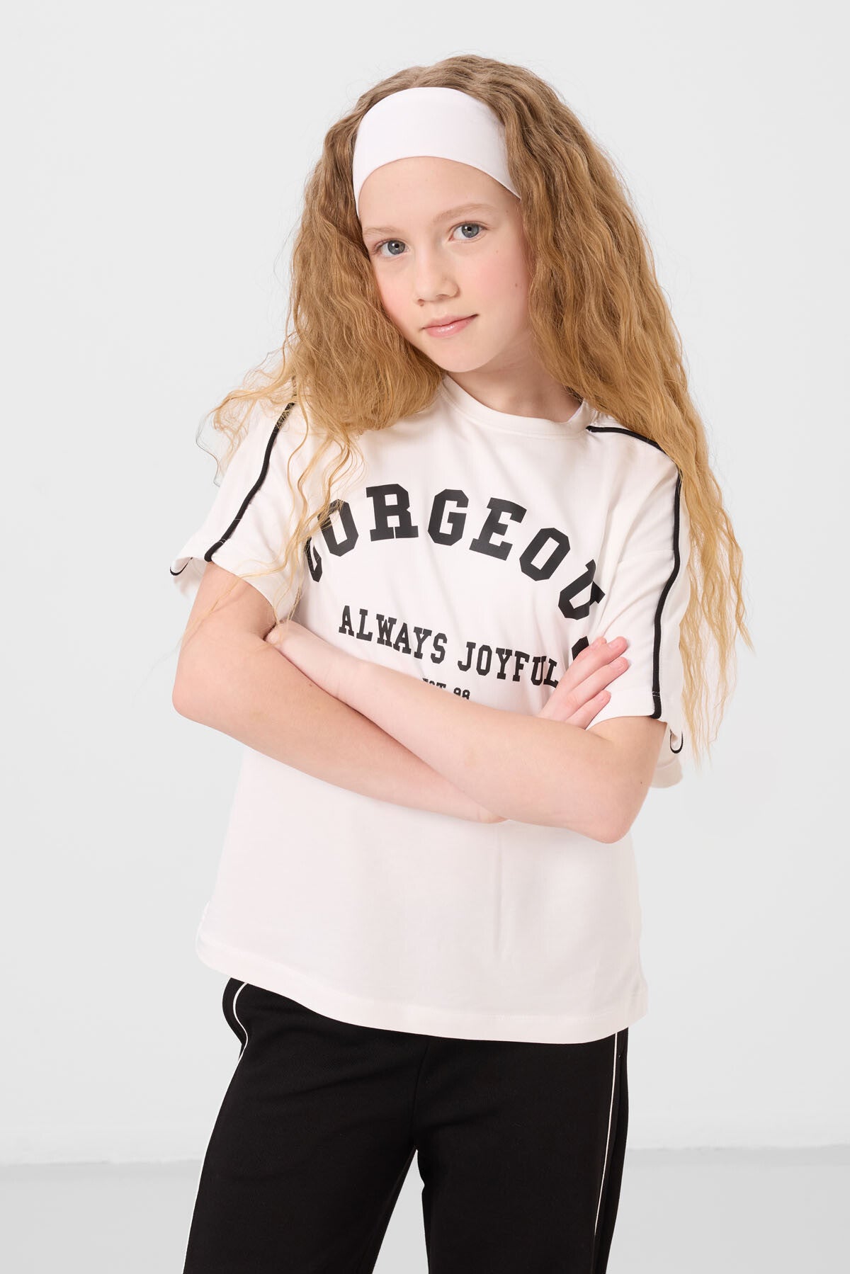 Ekru-Siyah O Yaka Baskılı Geniş Paça Çıt Çıt Detaylı Kız Çocuk Palazzo Eşofman Takım - 75172