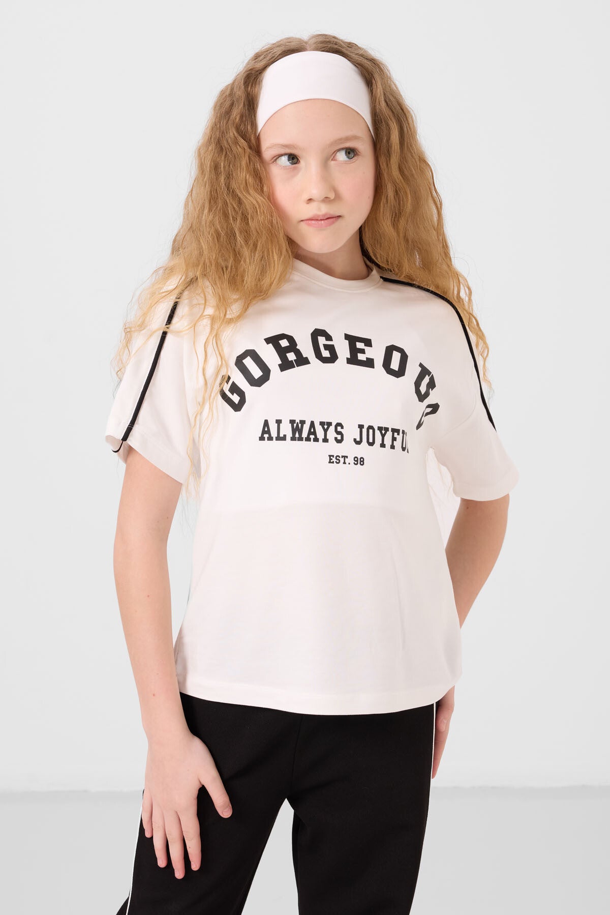 Ekru-Siyah O Yaka Baskılı Geniş Paça Çıt Çıt Detaylı Kız Çocuk Palazzo Eşofman Takım - 75172