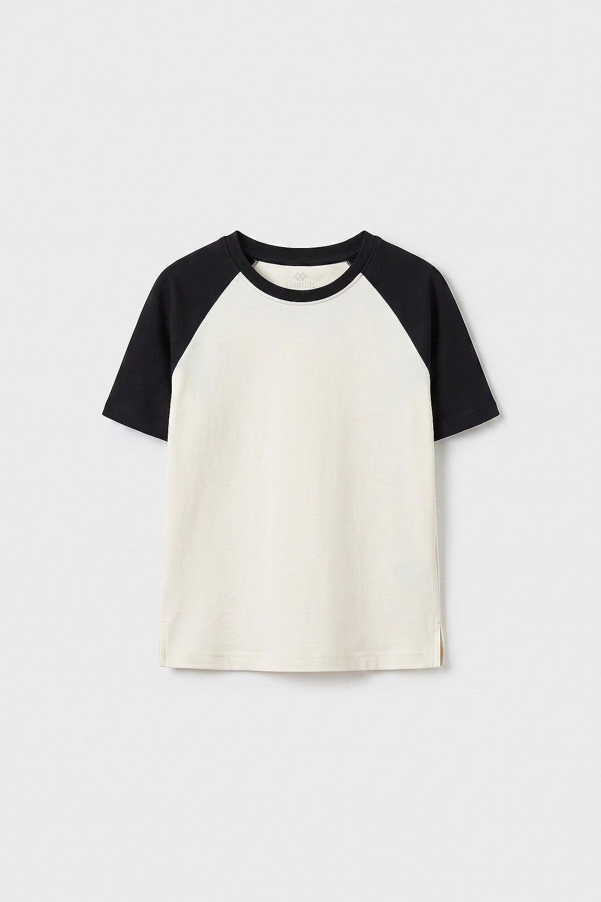 Ekru-Siyah Standart Fit Reglan Kollu Kız Çocuk T-Shirt - 75180