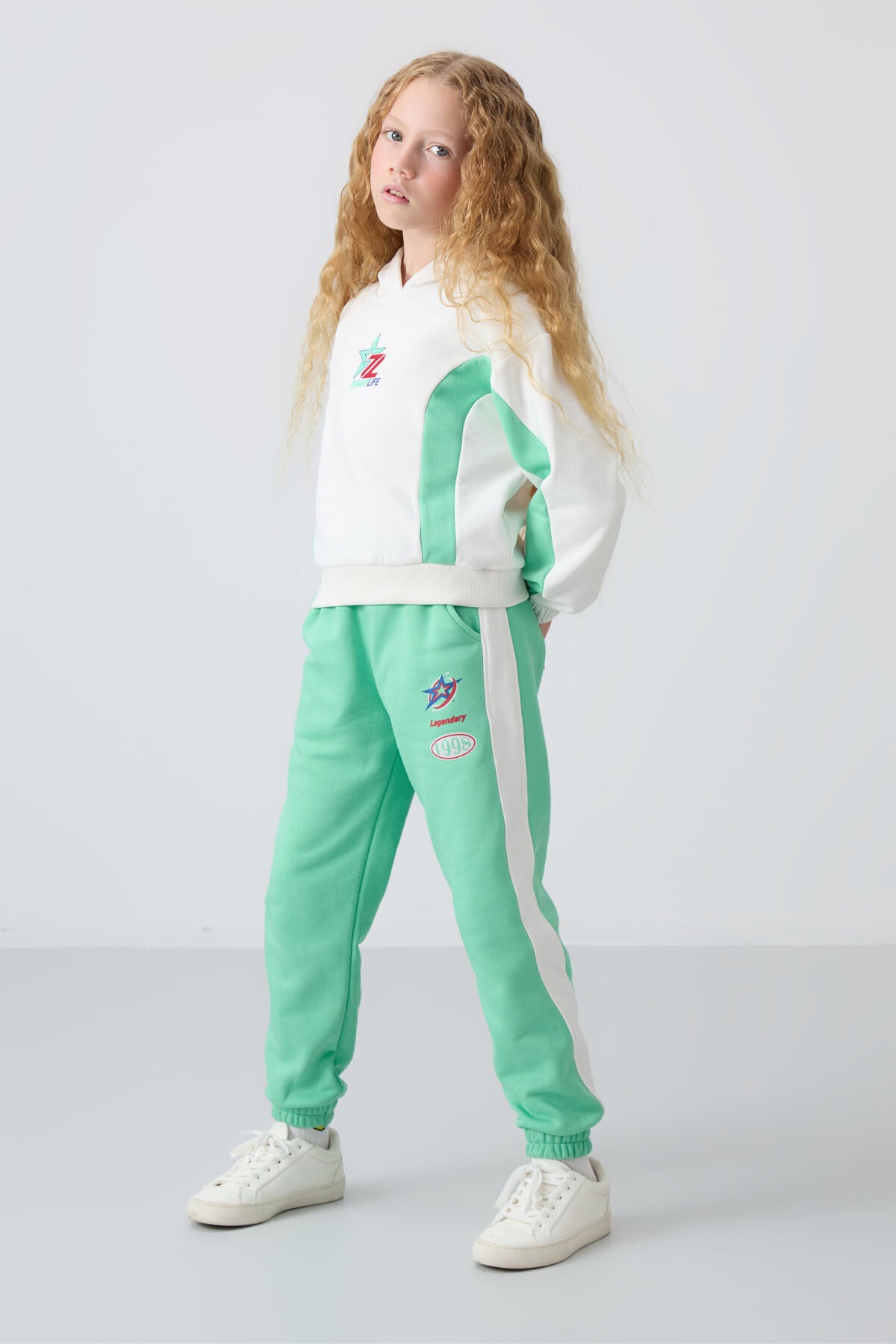 Ekru-Su Yeşil Pamuklu İçi Tüylü Yumuşak Dokulu Standart Fit Baskılı Kız Çocuk Eşofman Takım - 75166