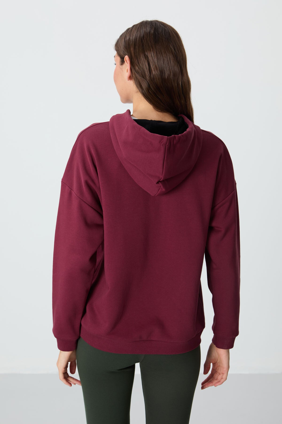 Erguvan Kompakt Pamuklu Kalın Pürüzsüz Dokulu Kapüşonlu Oversize Fit Kadın Sweatshirt - 97291