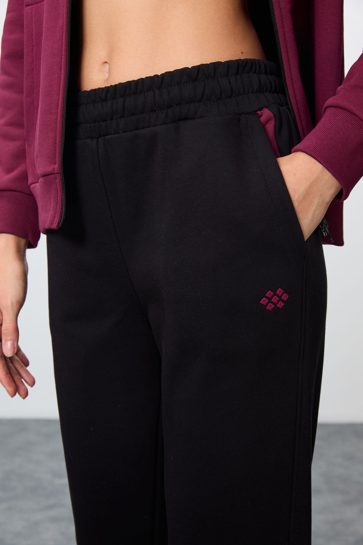 Erguvan-Siyah Pamuklu Kalın Kapüşonlu Oversize Fit Kadın Eşofman Takım - 95343