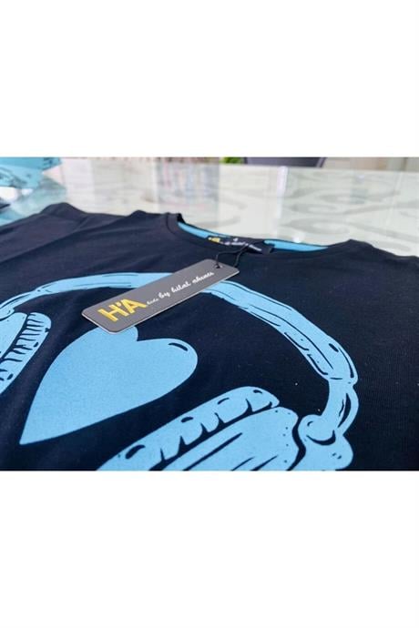 Erkek Çocuk Kulaklık Baskılı Siyah Tişört Zincirli Yazılı Kot Şort Şapka 2'li Takım Mavi 4 Yaş