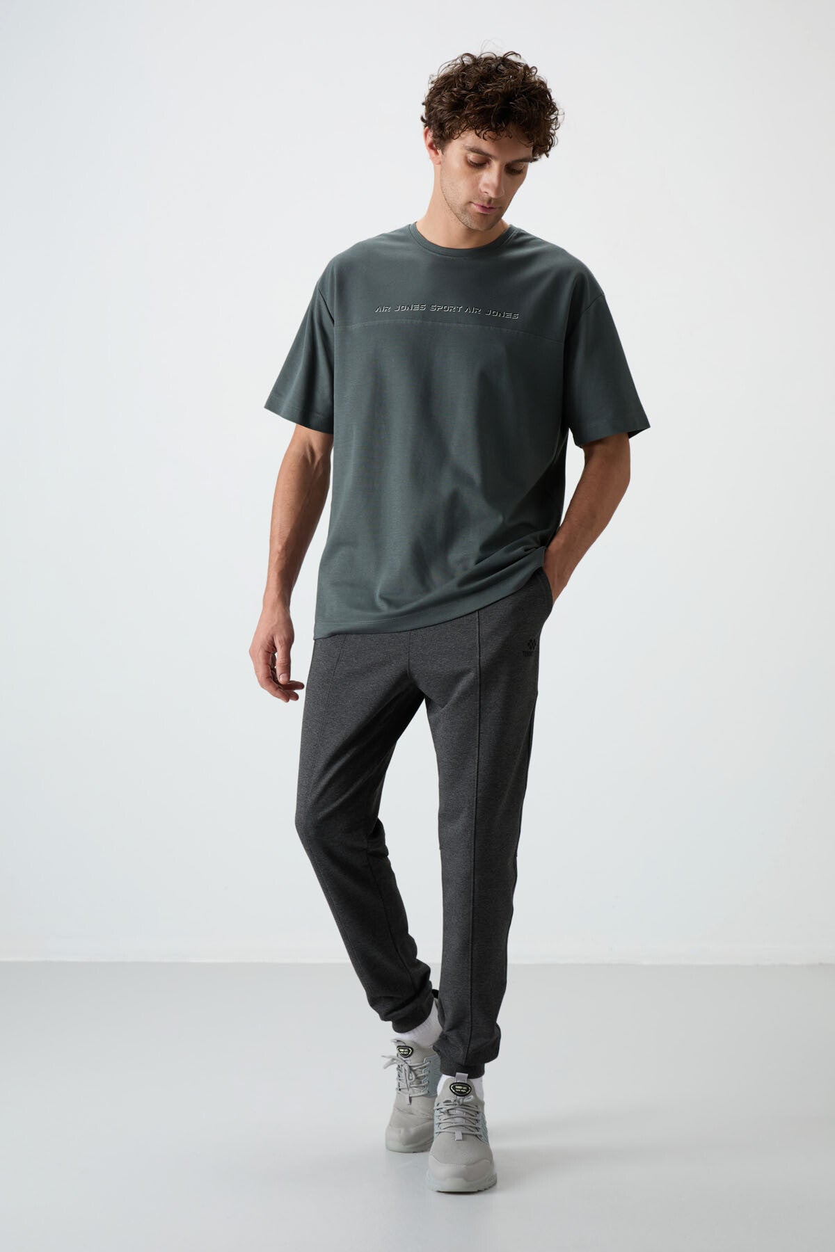 Antrasıt Melanj Pamuklu Yumuşak Dokulu Comfort Fit Nakışlı Erkek Jogger - 82123