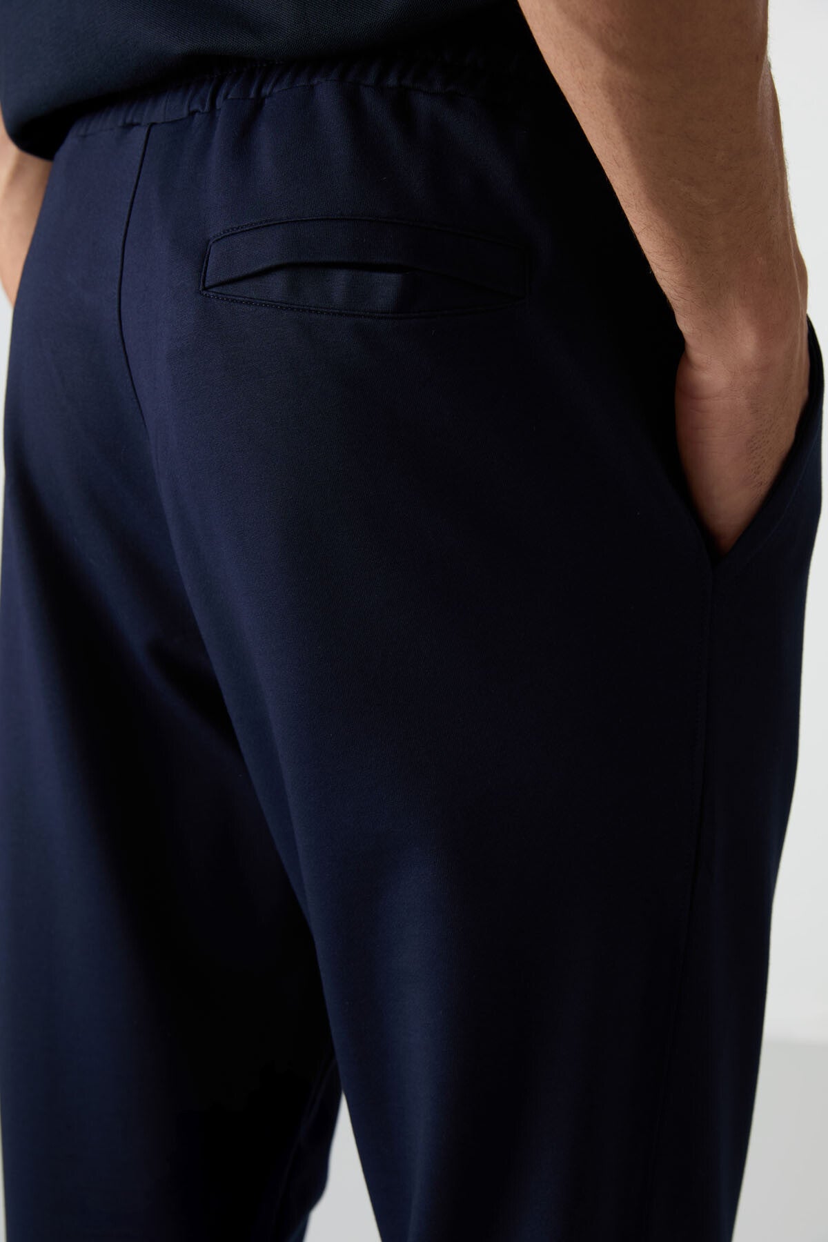 İndigo Pamuklu Yumuşak Dokulu Comfort Fit Nakışlı Erkek Jogger - 82123