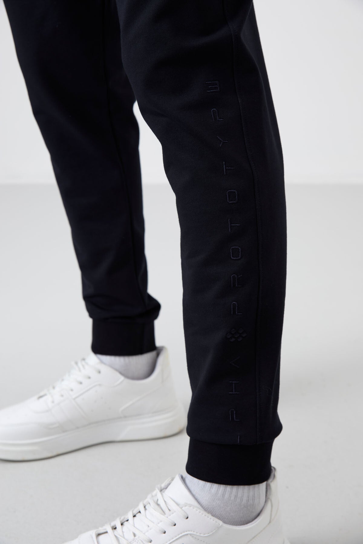 Lacivert Pamuk Yumuşak Dokulu Standart Fit Nakışlı Erkek Eşofman Alt - 82133