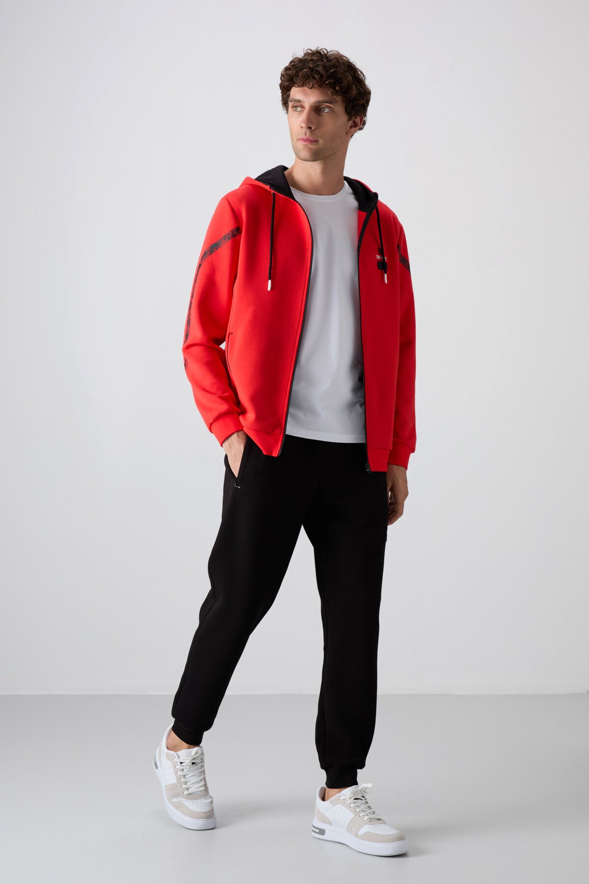 Fiesta - Siyah Pamuklu Kalın Yumuşak Dokulu Comfort Fit Baskılı Erkek Eşofman Takım - 85236