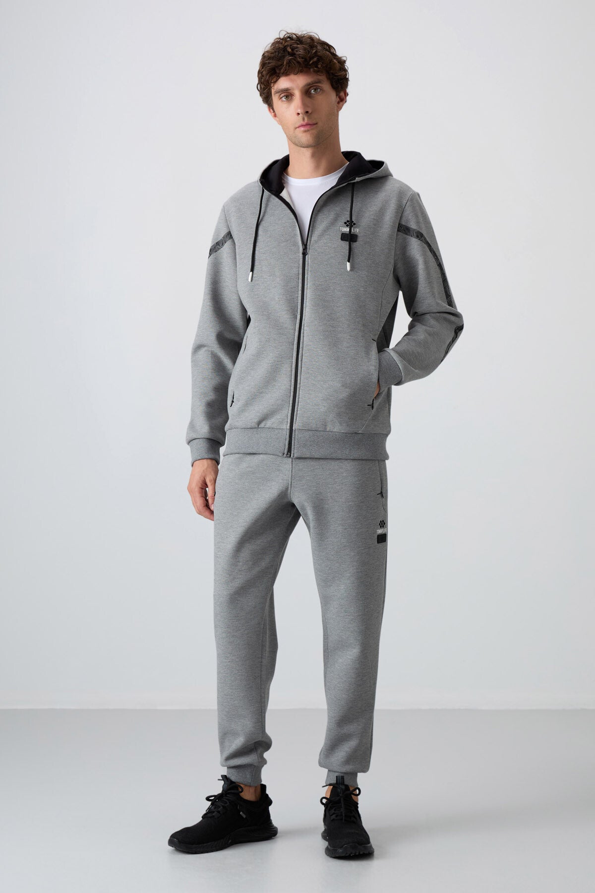 Gri Melanj Pamuklu Kalın Yumuşak Dokulu Comfort Fit Baskılı Erkek Eşofman Takım - 85236