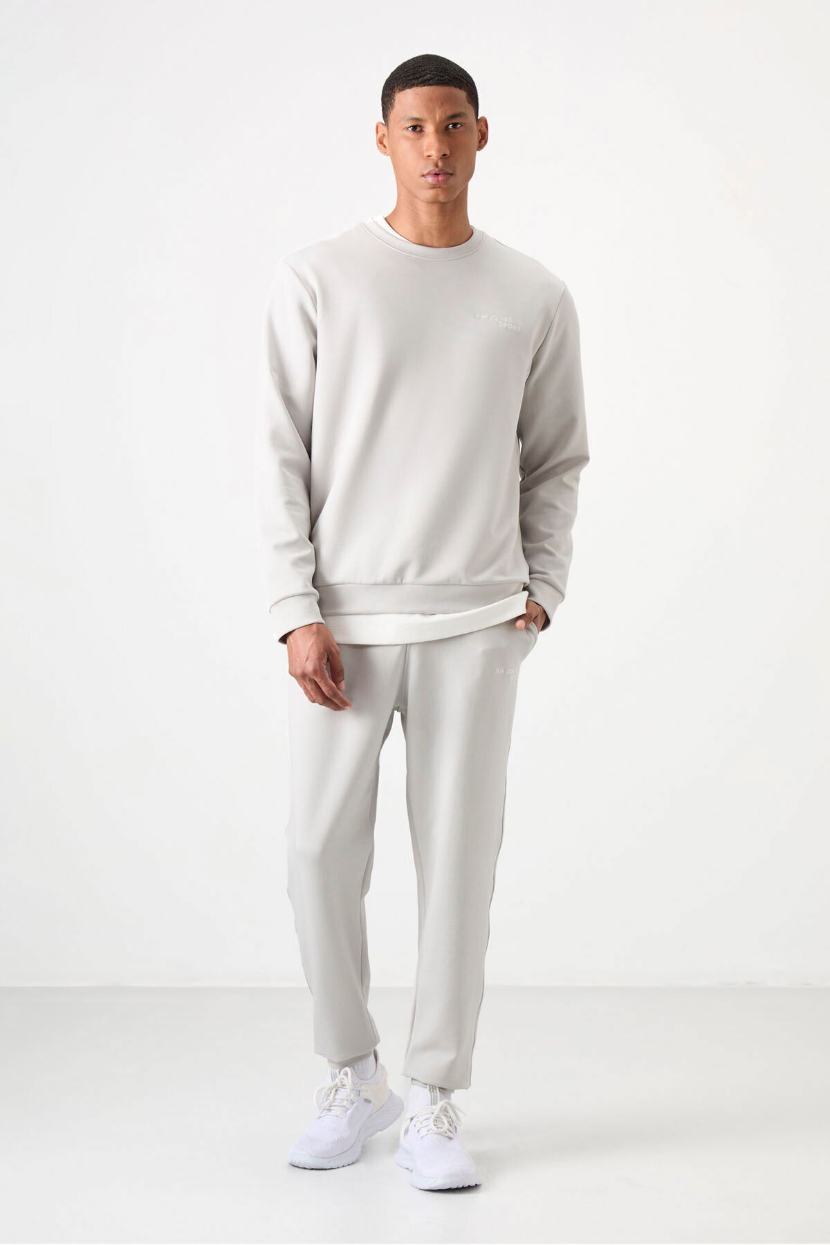 Taş Pamuklu Kalın Yumuşak Dokulu Comfort Fit Nakışlı Erkek Eşofman Takım - 85254