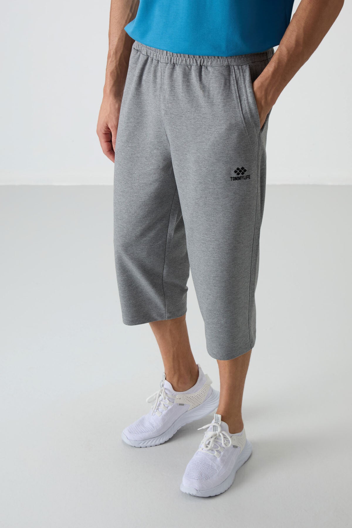 Gri Melanj Pamuklu Yumuşak Dokulu Standart Fit Nakışlı Erkek Kapri - 83102