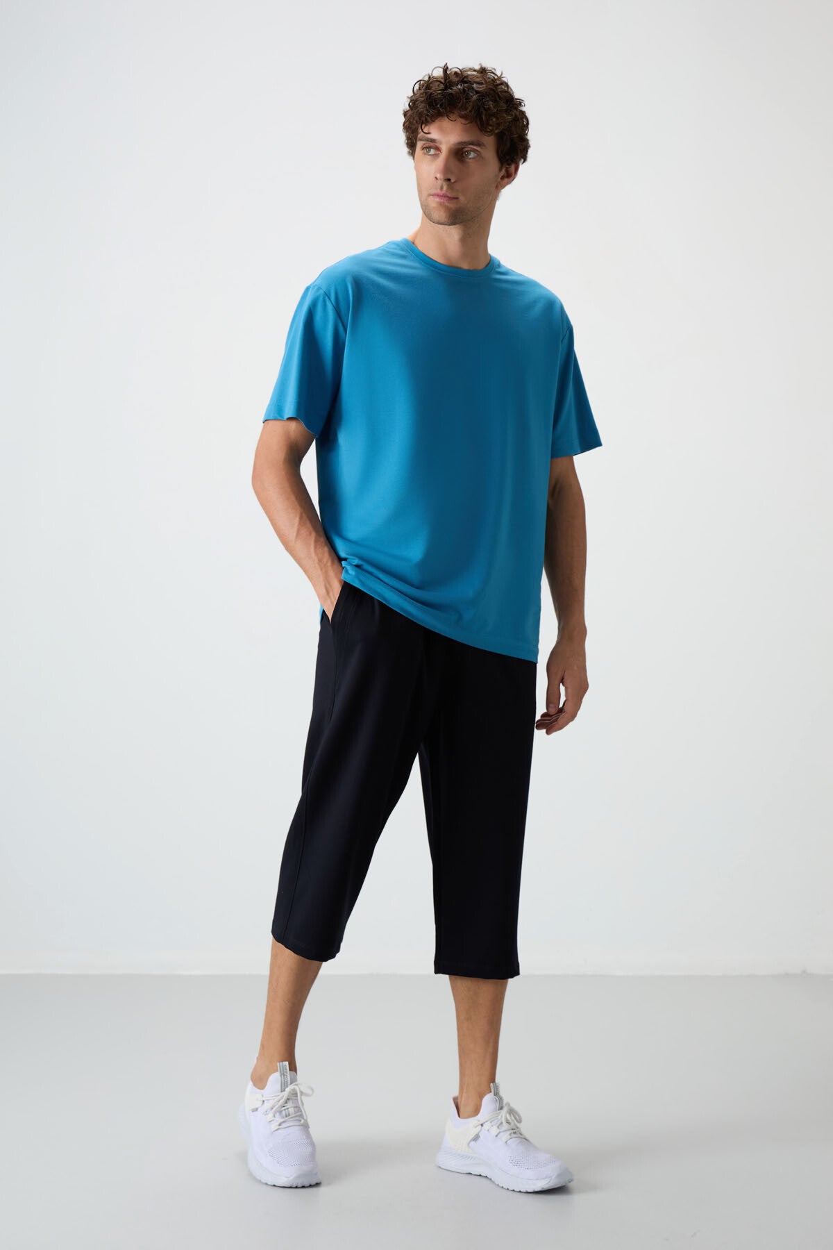 Lacivert Pamuklu Yumuşak Dokulu Standart Fit Nakışlı Erkek Kapri - 83102