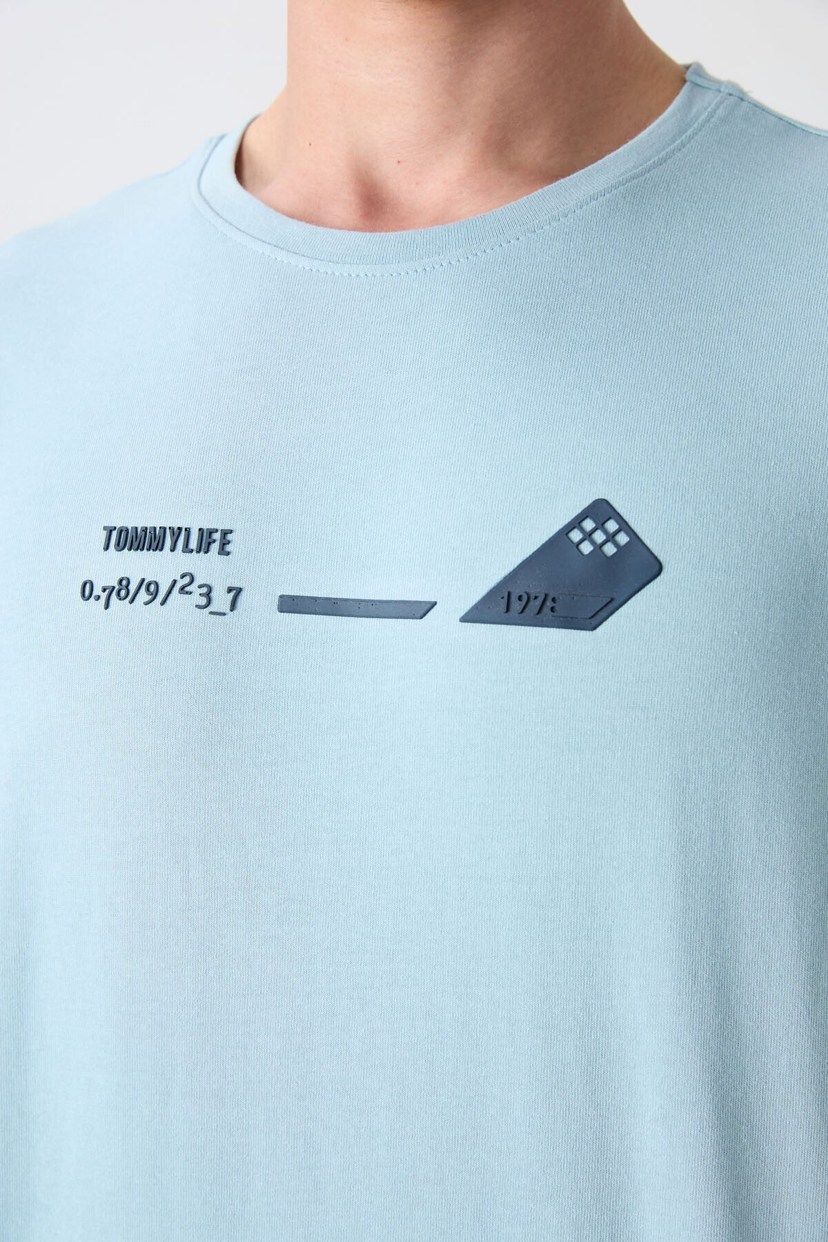 Açık Mavi Pamuklu Kalın Yumuşak Dokulu Oversize Fit Baskılı Erkek T-Shirt - 88330