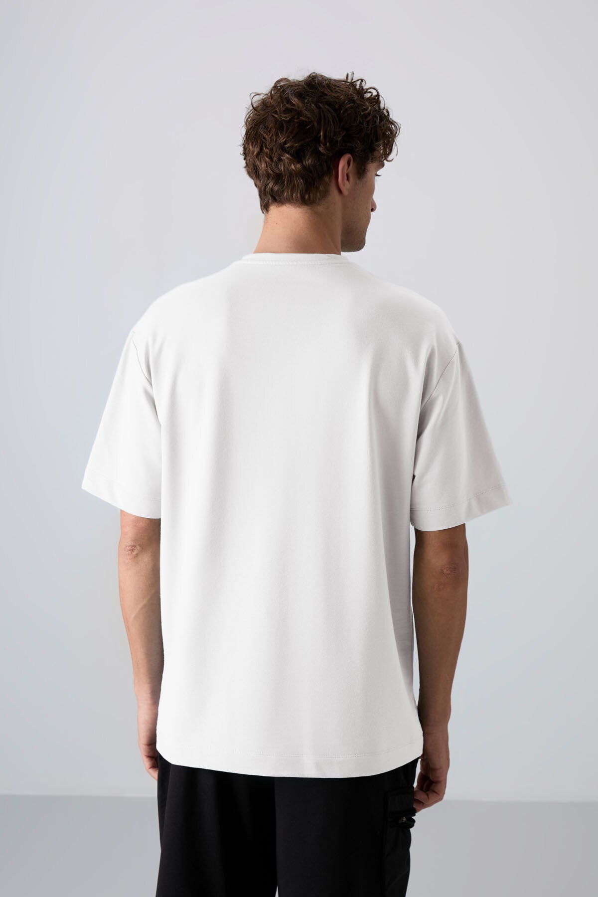 Ekru Pamuklu Kalın Yumuşak Dokulu Oversize Fit Baskılı Erkek T-Shirt - 88345