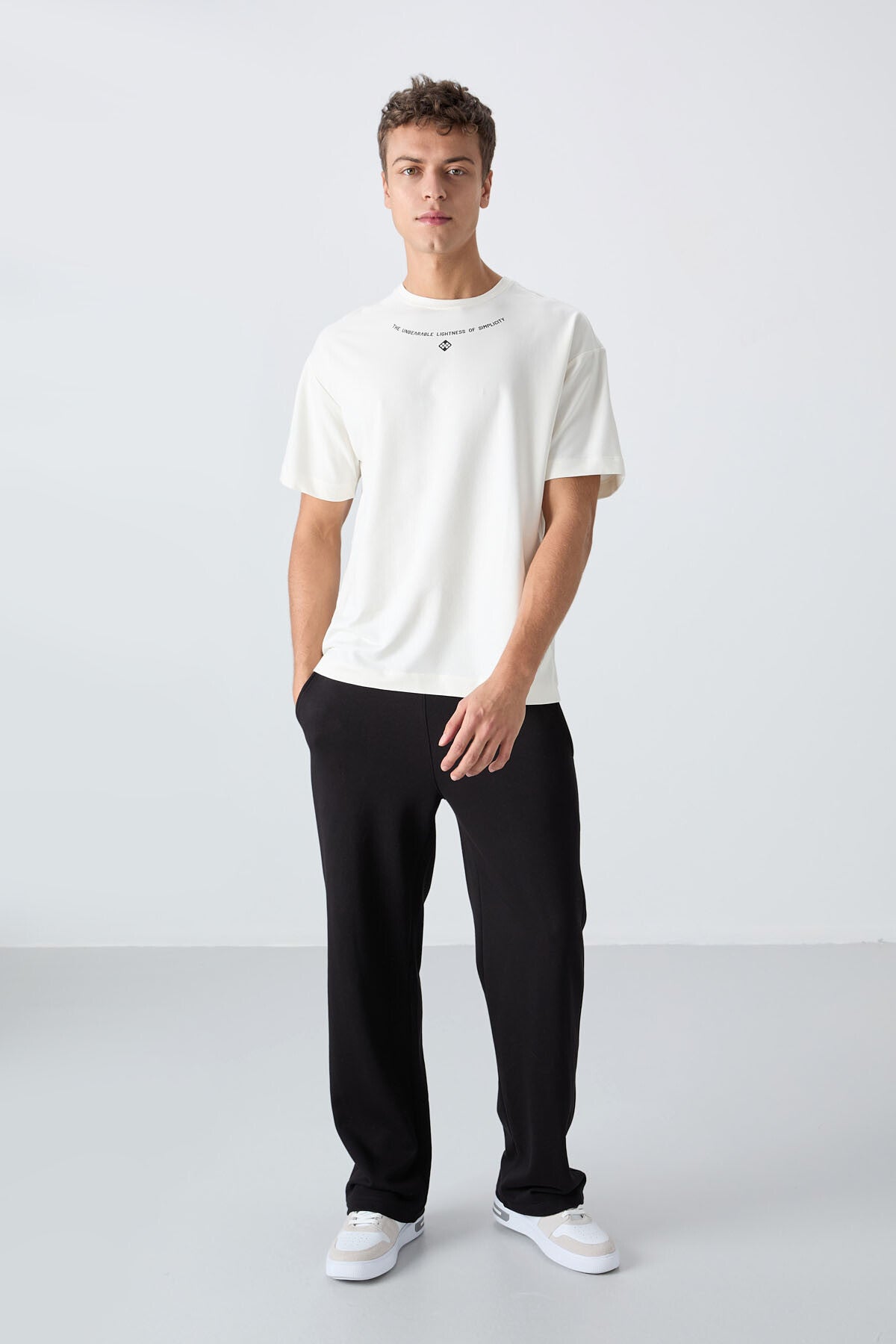 Ekru Pamuklu Kalın Yumuşak Dokulu Oversize Fit Baskılı Erkek T-Shirt - 88343