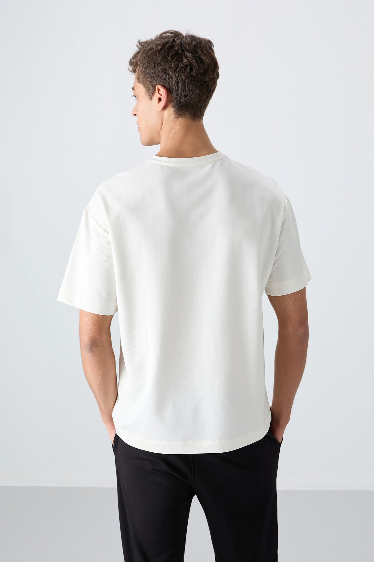 Ekru Pamuklu Kalın Yumuşak Dokulu Oversize Fit Baskılı Erkek T-Shirt - 88343
