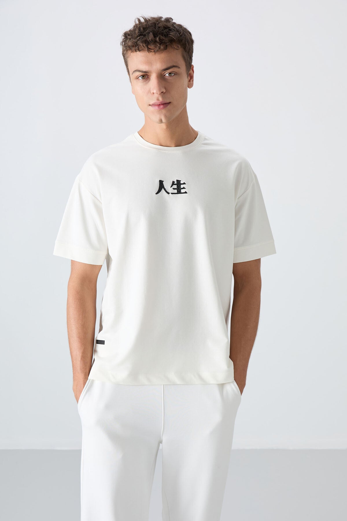 Ekru Pamuklu Kalın Yumuşak Dokulu Oversize Fit Baskılı Erkek T-Shirt - 88342