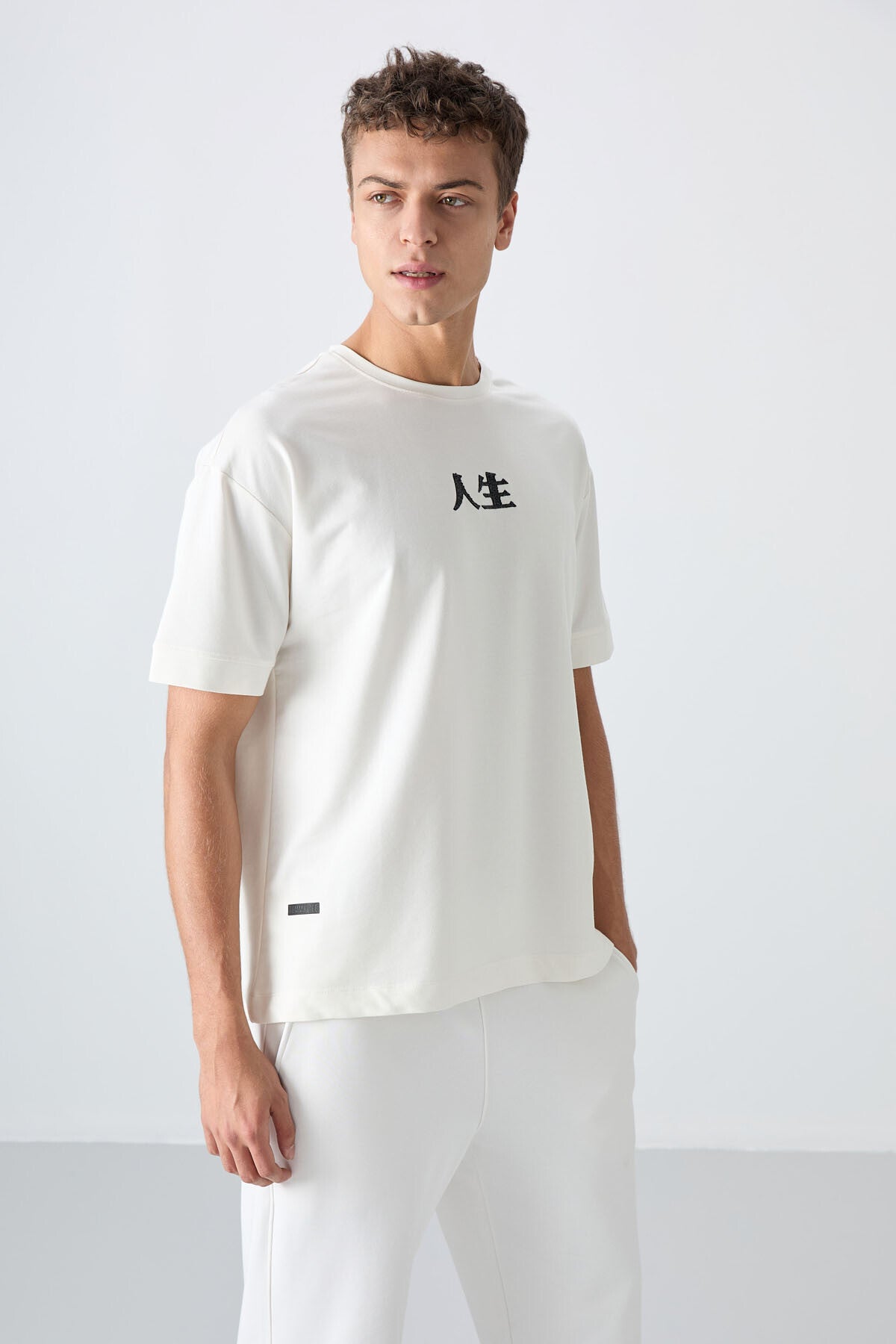 Ekru Pamuklu Kalın Yumuşak Dokulu Oversize Fit Baskılı Erkek T-Shirt - 88342
