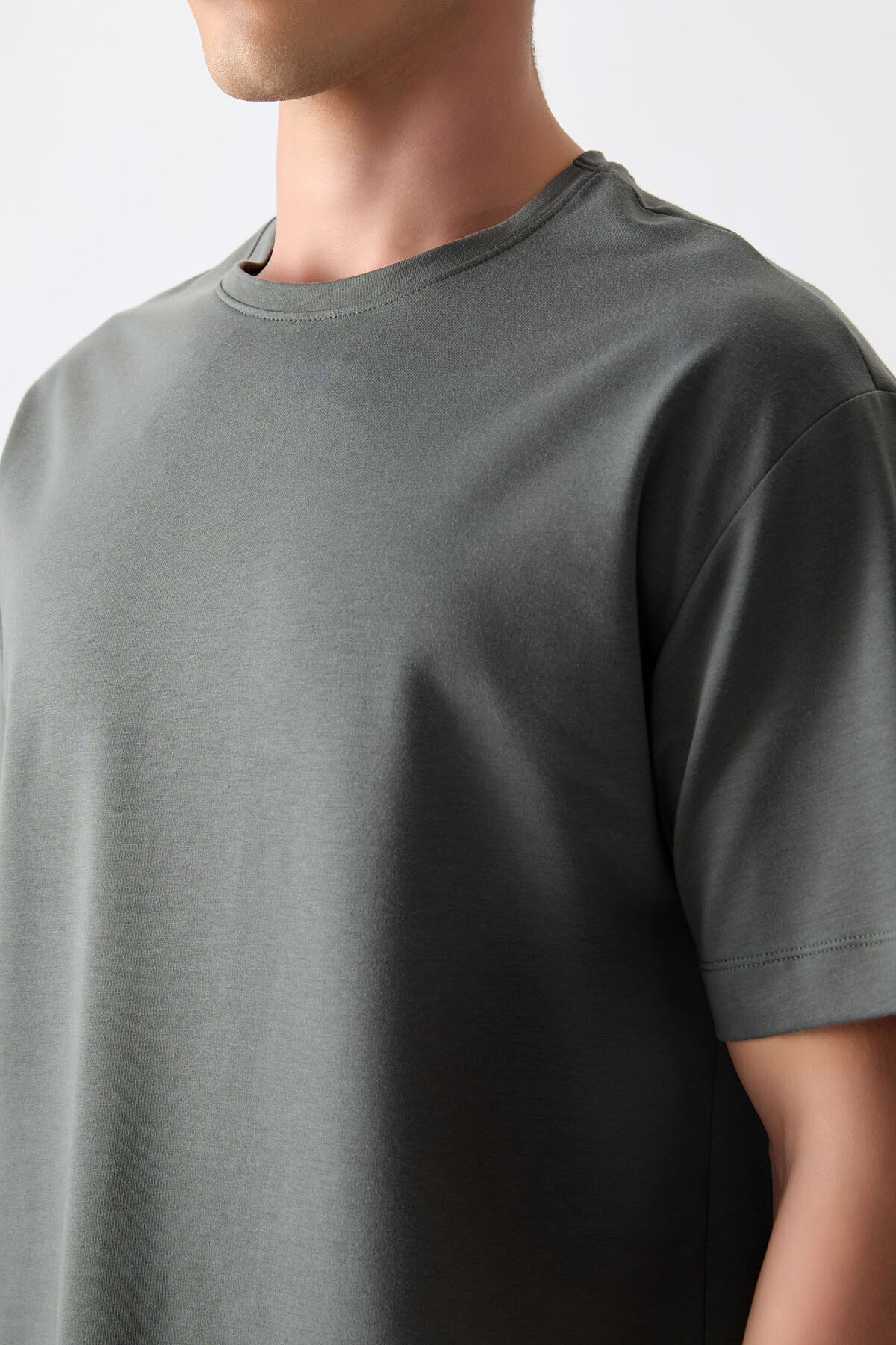 Haki Pamuklu Kalın Yumuşak Dokulu Oversize Fit Basic Erkek T-Shirt - 88377