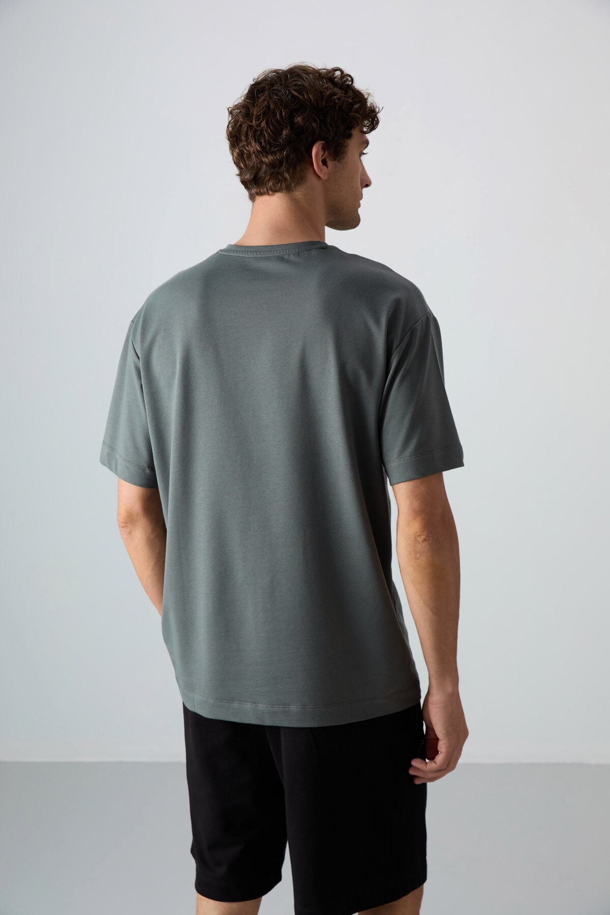 Haki Pamuklu Kalın Yumuşak Dokulu Oversize Fit Baskılı Erkek T-Shirt - 88343