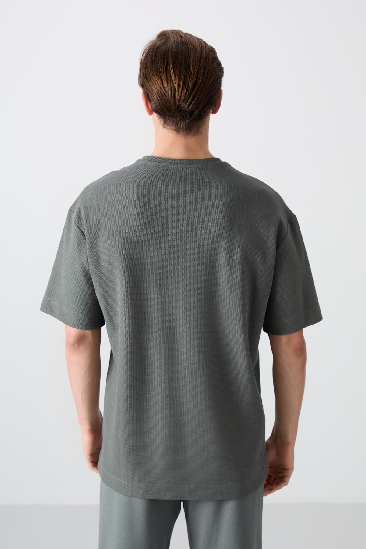 Haki Pamuklu Kalın Yüzeyi Dokulu Oversize Fit Baskılı Erkek T-Shirt - 88336