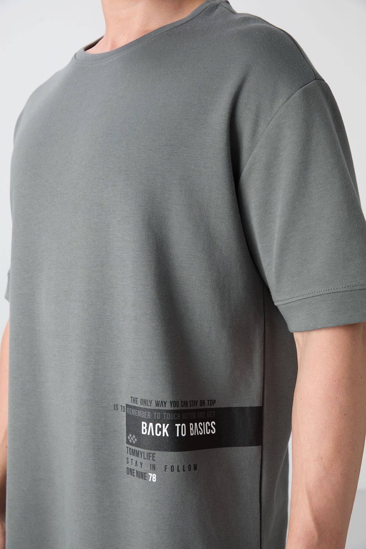 Haki Pamuklu Kalın Yumuşak Dokulu Oversize Fit Baskılı Erkek T-Shirt - 88322