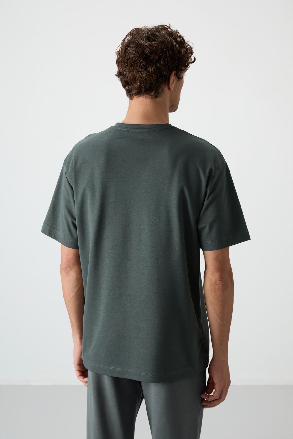 Haki Pamuklu Kalın Yüzeyi Dokulu Oversize Fit Baskılı Erkek T-Shirt - 88365