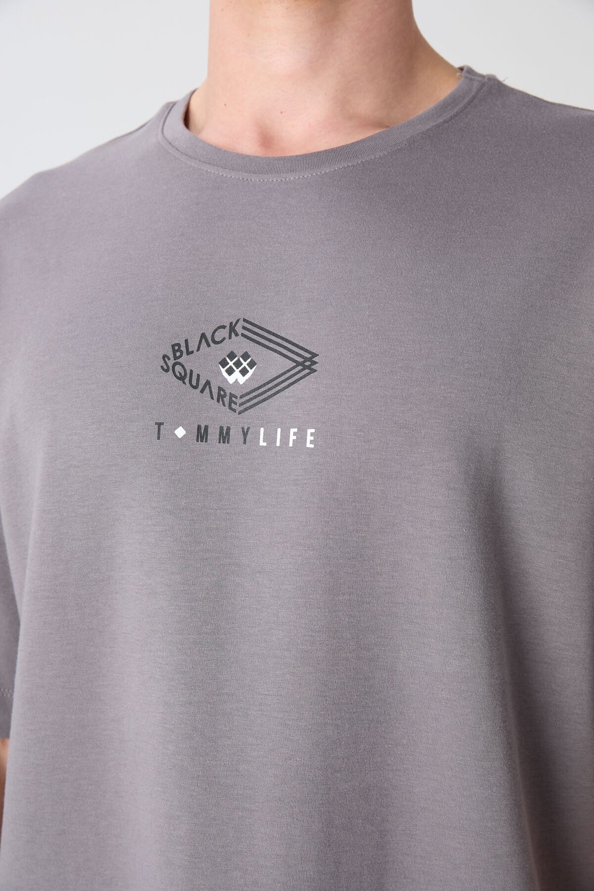 Koyu Gri Pamuklu Kalın Yumuşak Dokulu Oversize Fit Baskılı Erkek T-Shirt - 88325