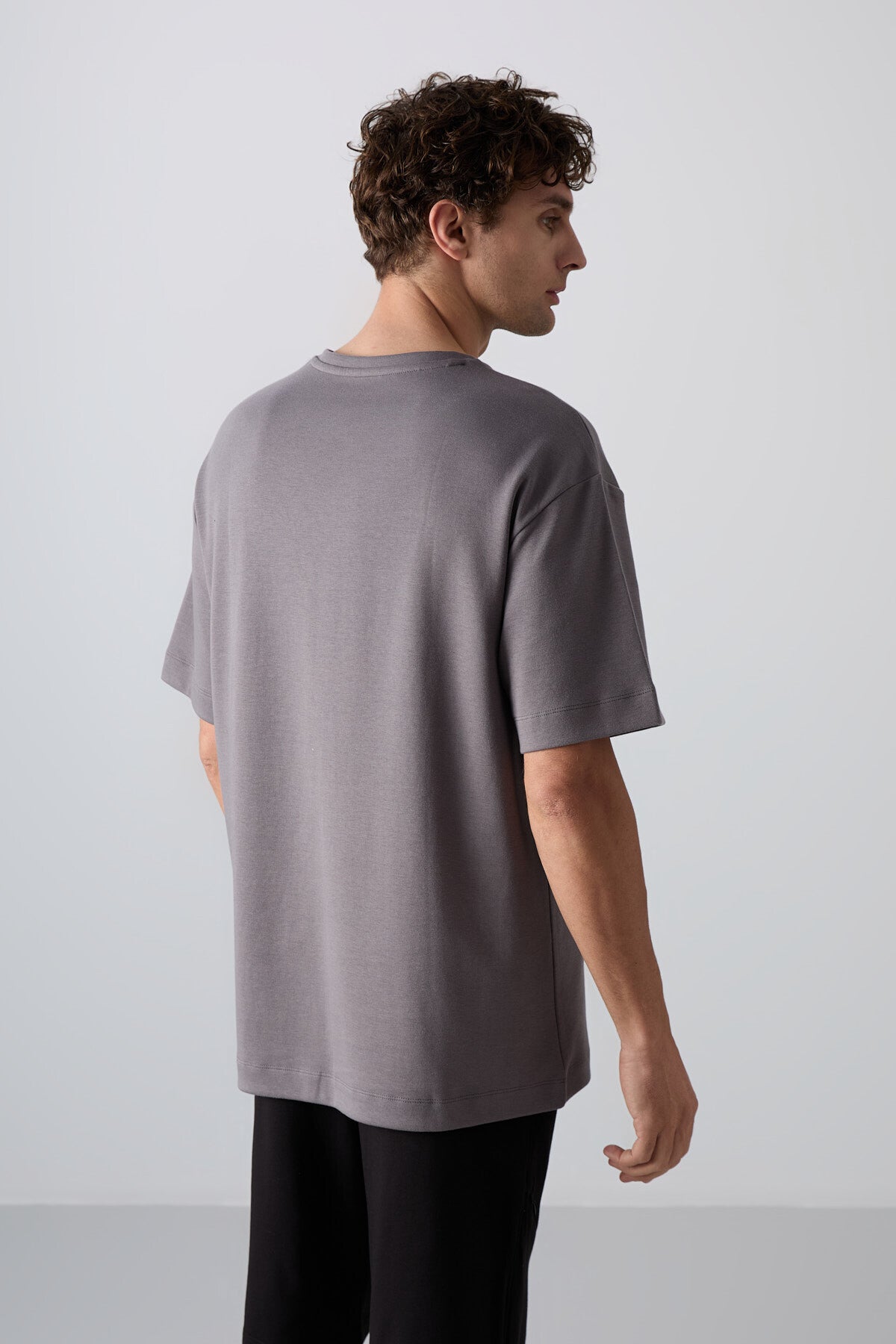 Koyu Gri Pamuklu Kalın Yumuşak Dokulu Oversize Fit Baskılı Erkek T-Shirt - 88324