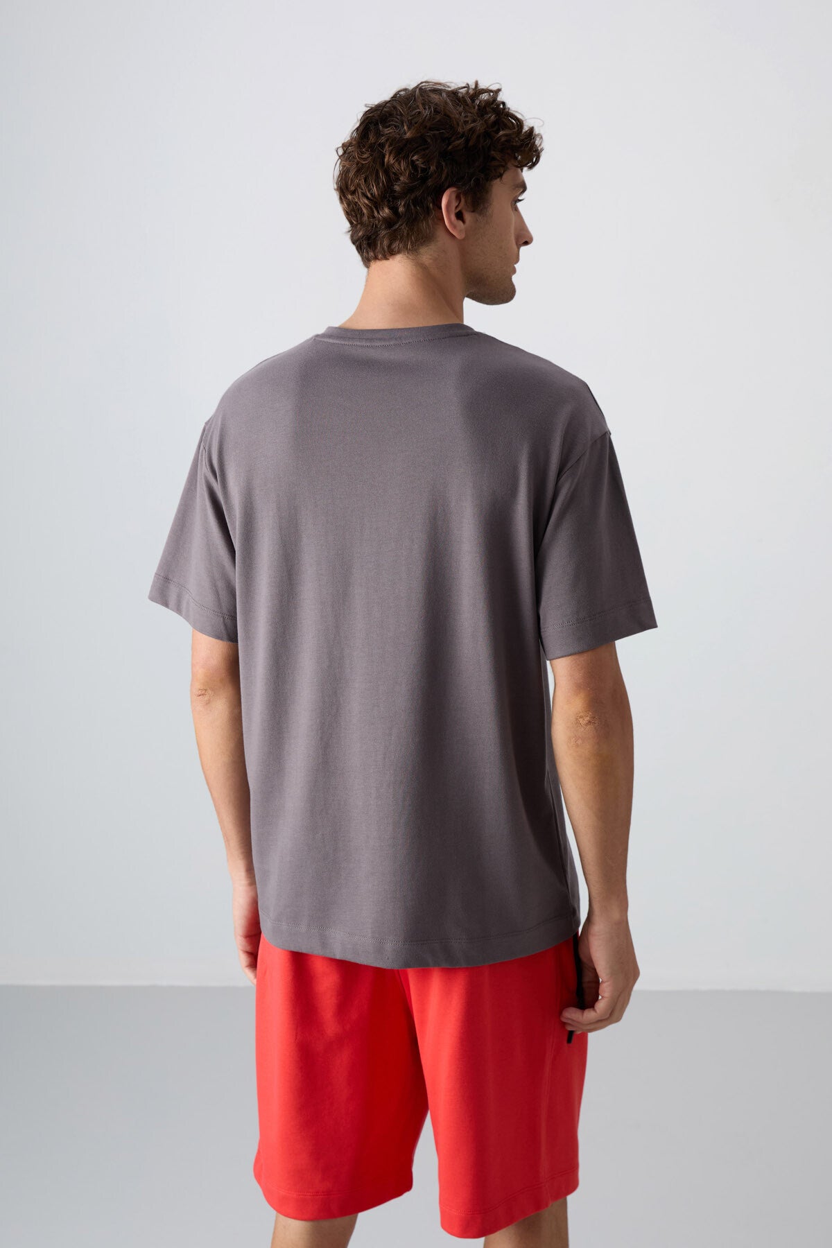 Koyu Gri Pamuklu Kalın Yumuşak Dokulu Oversize Fit Baskılı Erkek T-Shirt - 88333