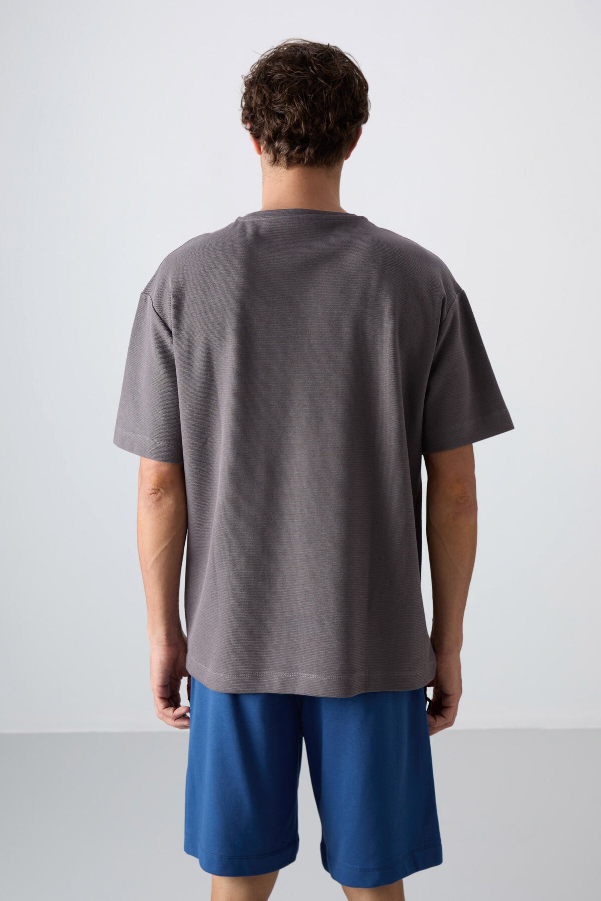 Koyu Gri Pamuklu Kalın Yüzeyi Dokulu Oversize Fit Basic Erkek T-Shirt - 88341