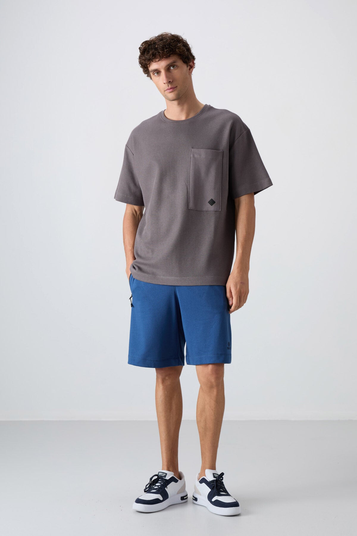 Koyu Gri Pamuklu Kalın Yüzeyi Dokulu Oversize Fit Basic Erkek T-Shirt - 88341