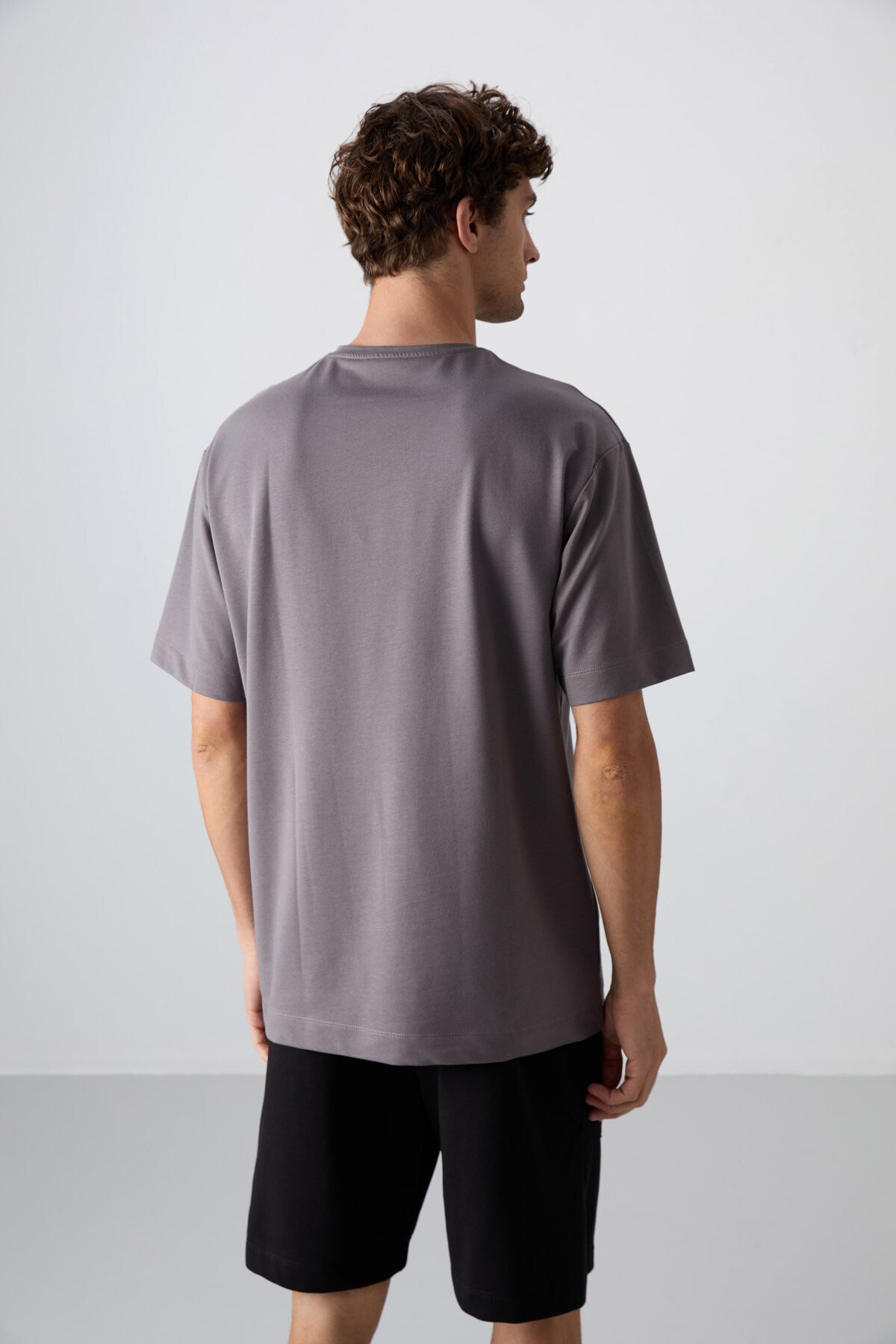 Koyu Gri Pamuklu Kalın Yumuşak Dokulu Oversize Fit Baskılı Erkek T-Shirt - 88350