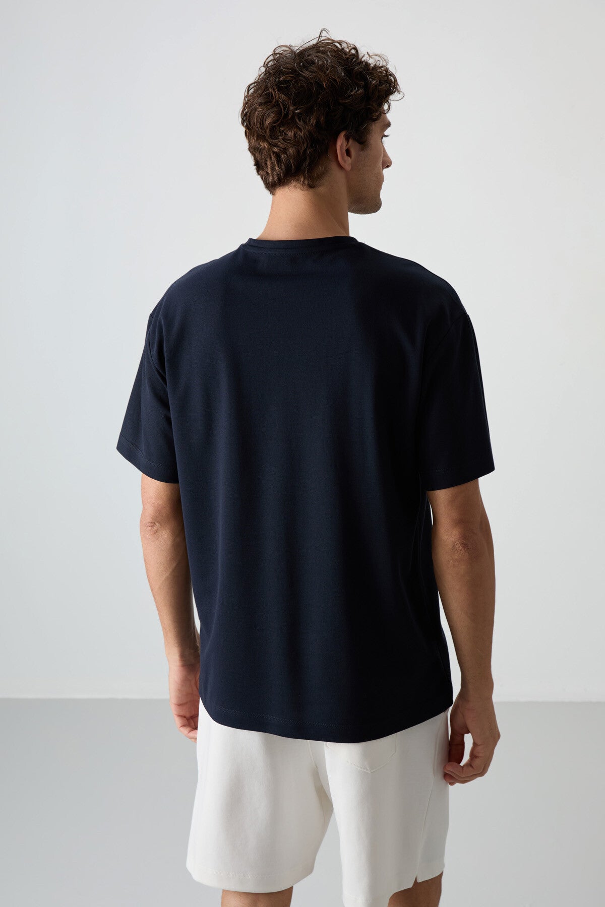 Lacivert Pamuklu Kalın Yüzeyi Dokulu Oversize Fit Baskılı Erkek T-Shirt - 88370