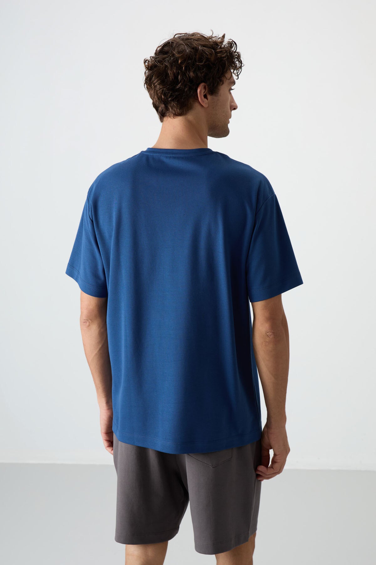 Parlament Pamuklu Kalın Yüzeyi Dokulu Oversize Fit Baskılı Erkek T-Shirt - 88364