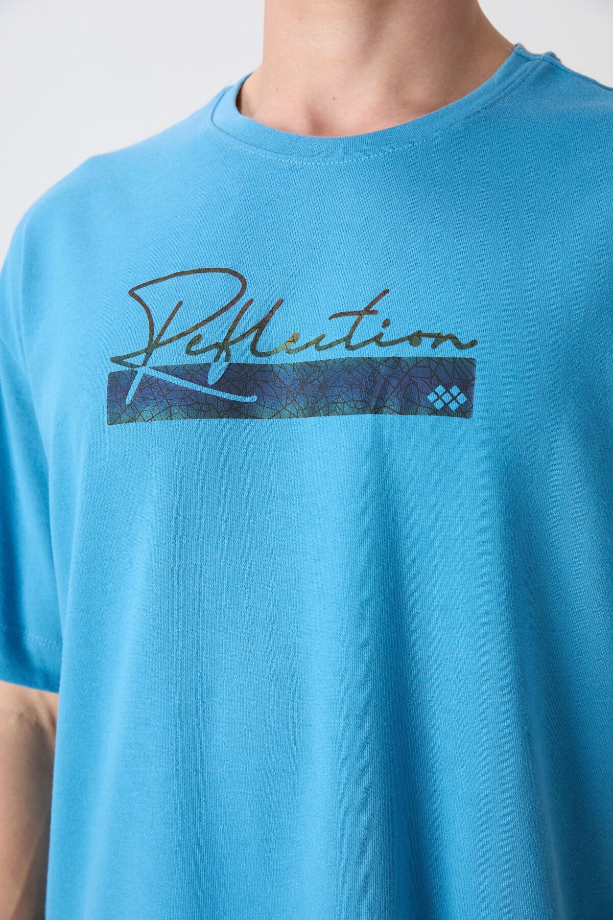 Petrol Mavi Pamuklu Kalın Yumuşak Dokulu Oversize Fit Baskılı Erkek T-Shirt - 88334