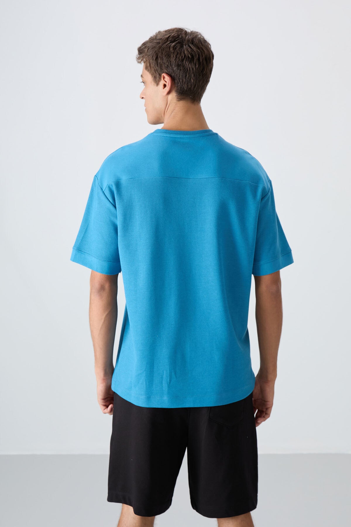 Petrol Mavi Pamuklu Kalın Yüzeyi Dokulu Oversize Fit Basic Erkek T-Shirt - 88340