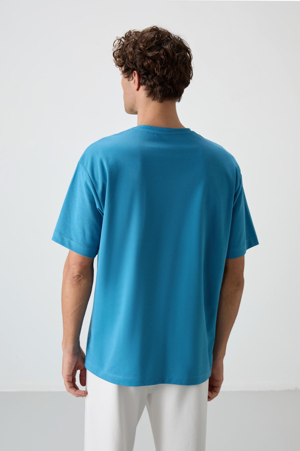 Petrol Mavi Pamuklu Kalın Yüzeyi Dokulu Oversize Fit Baskılı Erkek T-Shirt - 88364