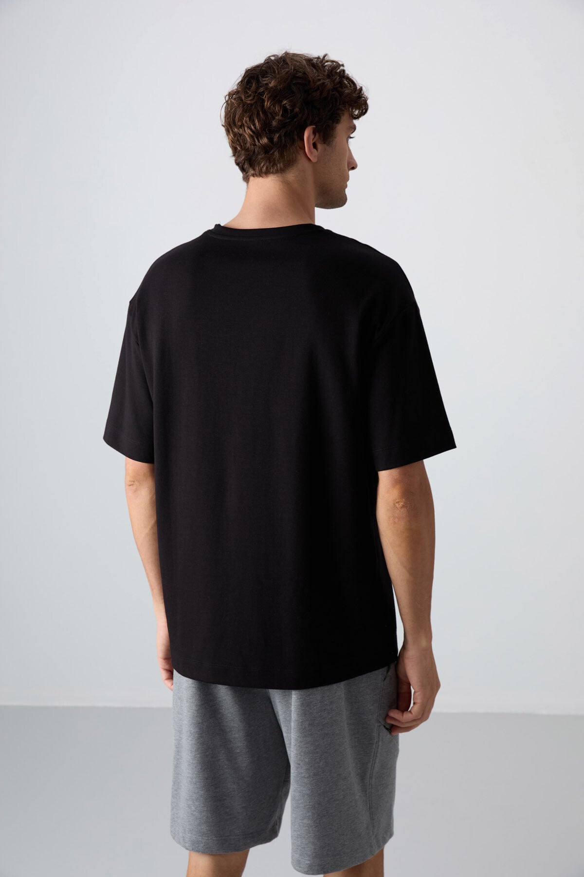 Siyah Pamuklu Kalın Yumuşak Dokulu Oversize Fit Baskılı Erkek T-Shirt - 88326