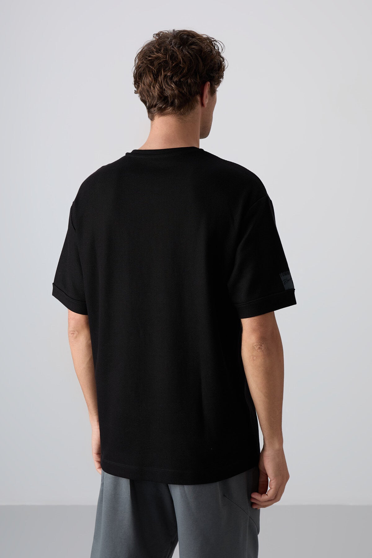 Siyah Pamuklu Kalın Yüzeyi Dokulu Oversize Fit Basic Erkek T-Shirt - 88339