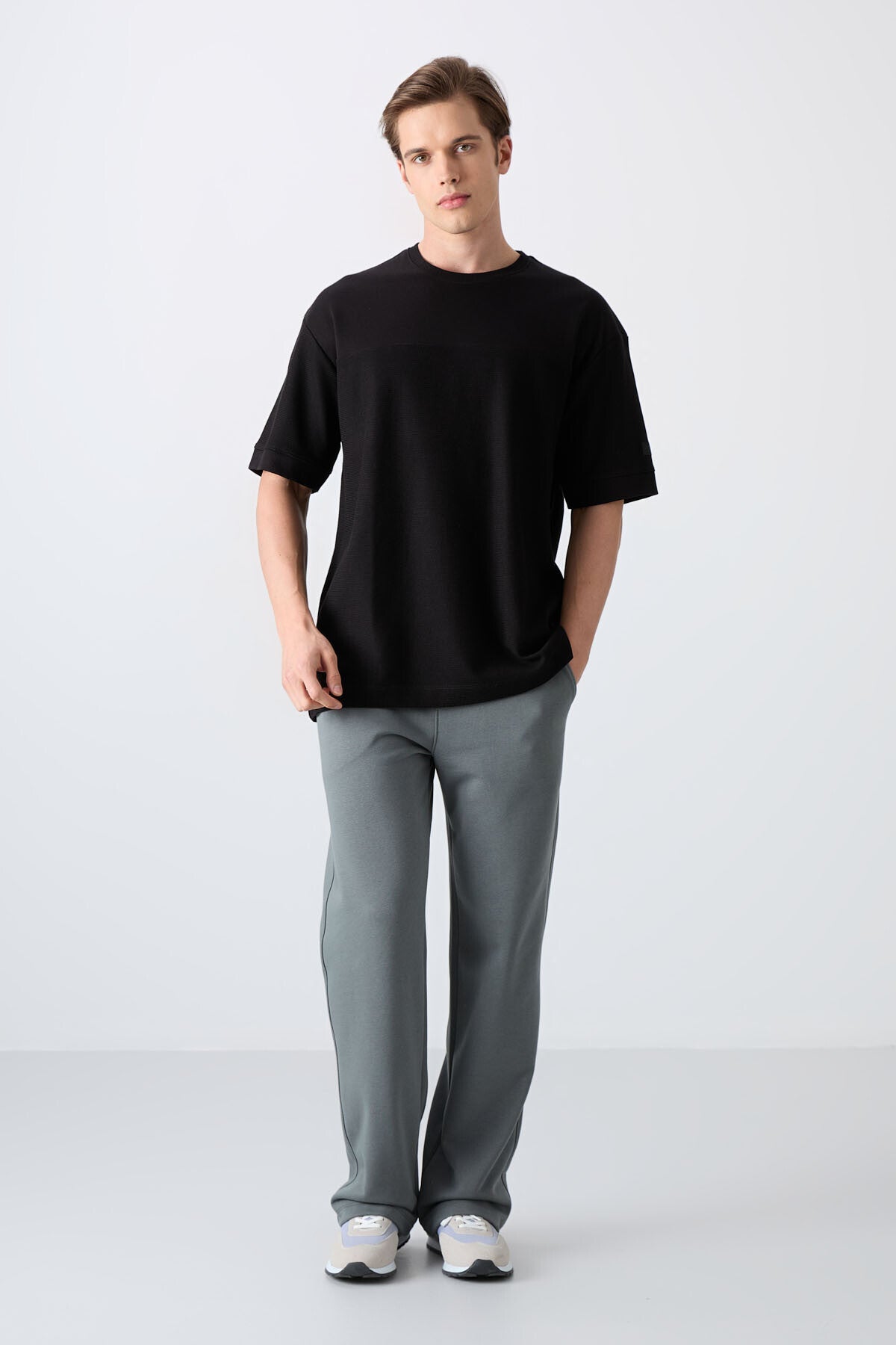 Siyah Pamuklu Kalın Yüzeyi Dokulu Oversize Fit Basic Erkek T-Shirt - 88340