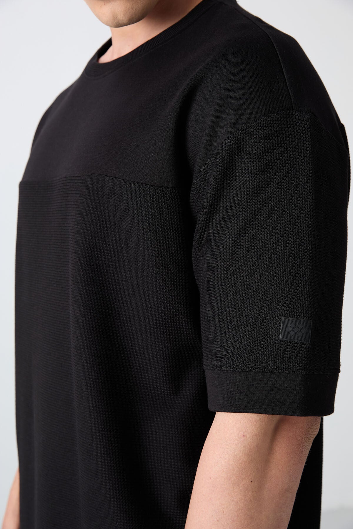 Siyah Pamuklu Kalın Yüzeyi Dokulu Oversize Fit Basic Erkek T-Shirt - 88340
