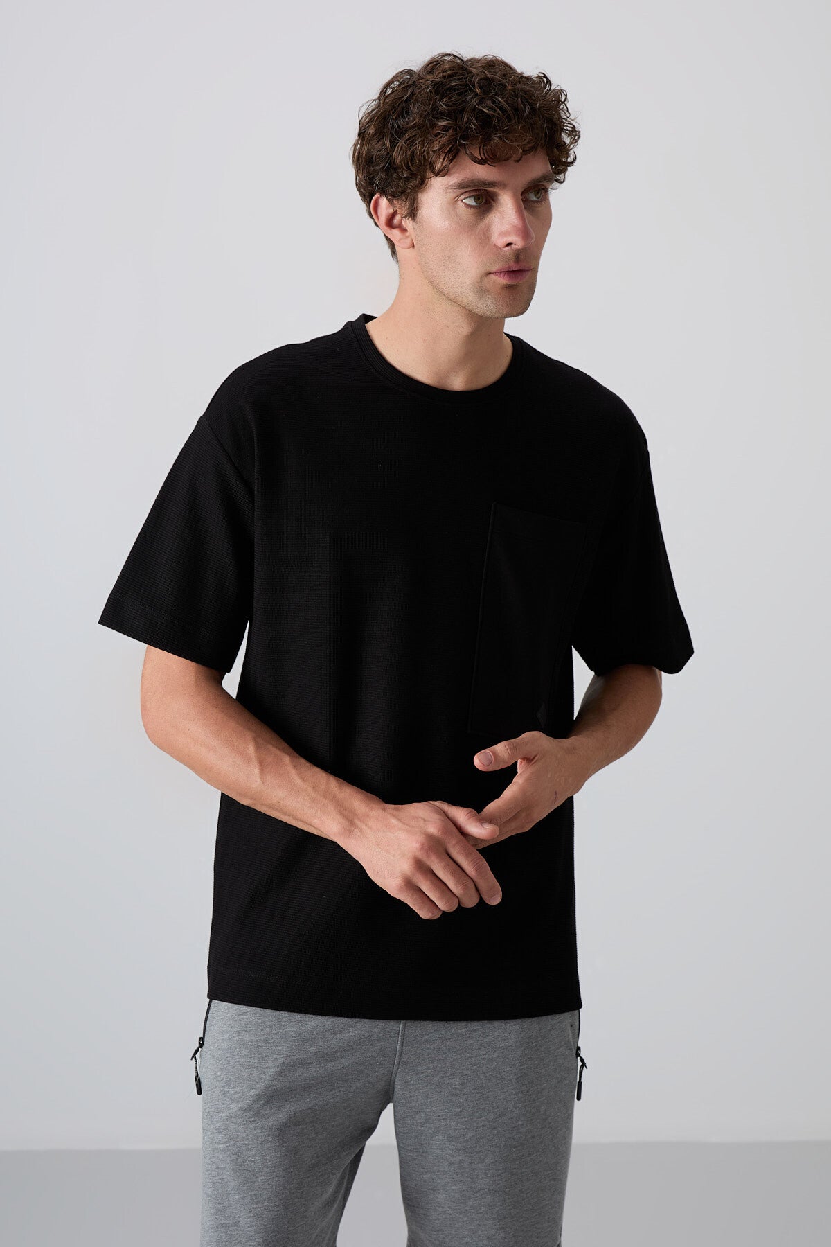 Siyah Pamuklu Kalın Yüzeyi Dokulu Oversize Fit Basic Erkek T-Shirt - 88341