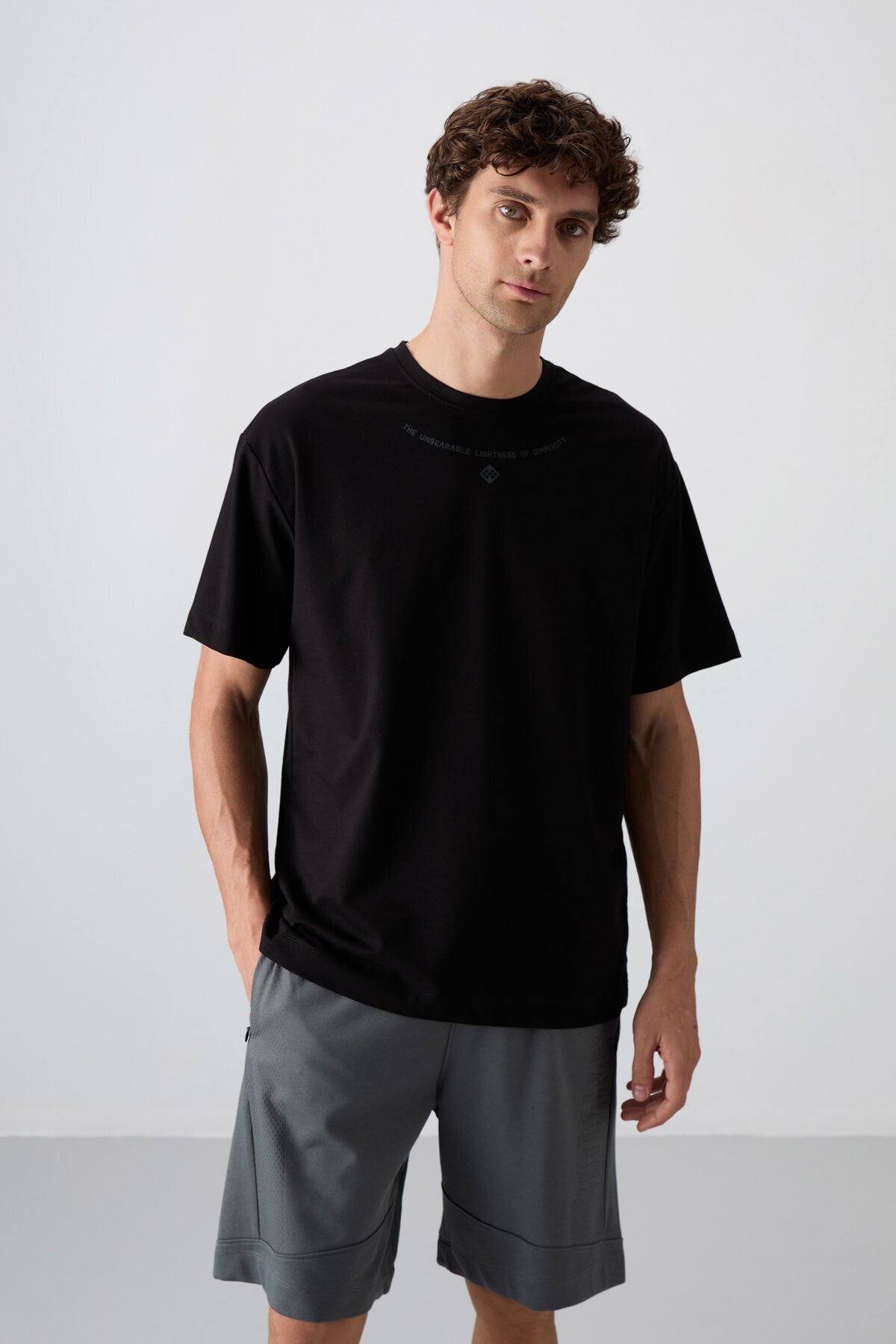 Siyah Pamuklu Kalın Yumuşak Dokulu Oversize Fit Baskılı Erkek T-Shirt - 88343