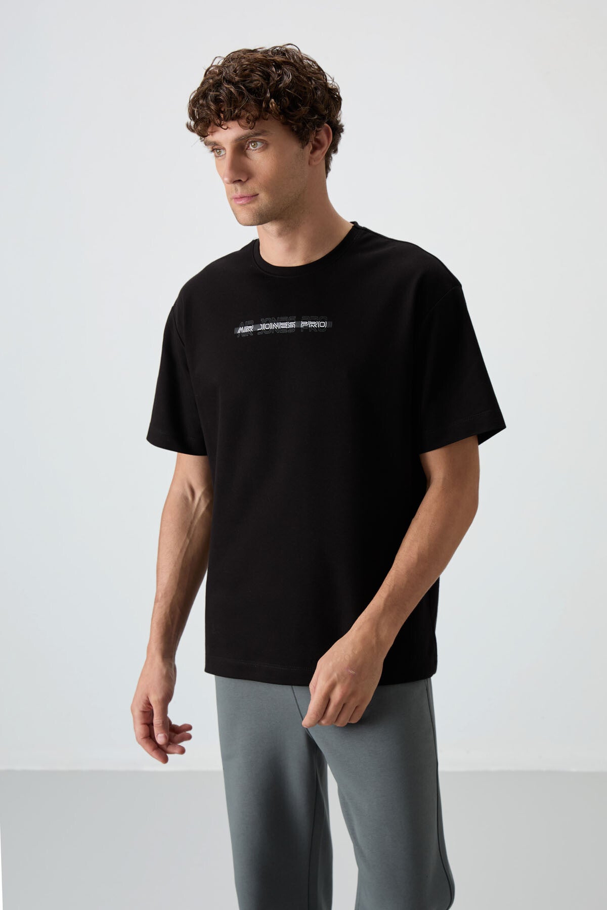 Siyah Pamuklu Kalın Yüzeyi Dokulu Oversize Fit Baskılı Erkek T-Shirt - 88365