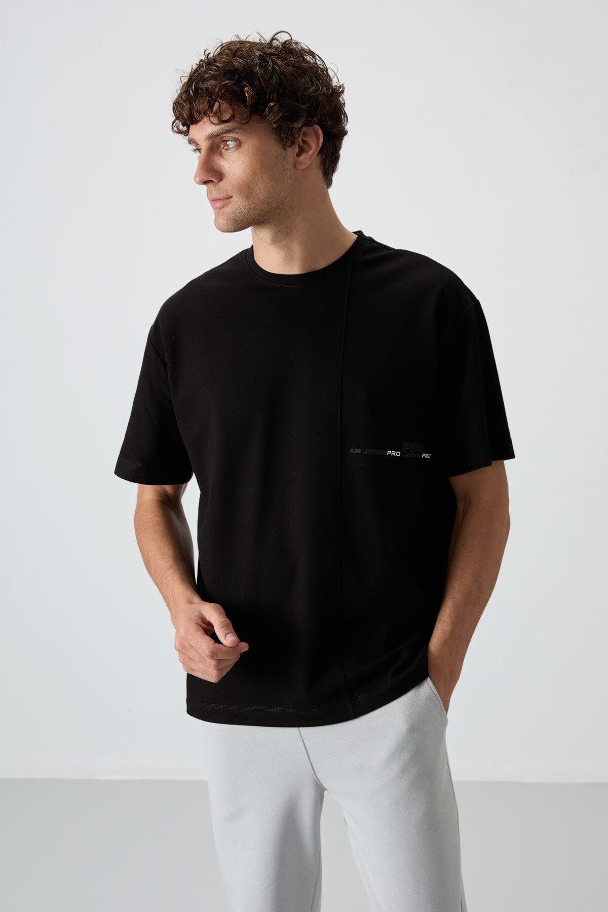 Siyah Pamuklu Kalın Yüzeyi Dokulu Oversize Fit Baskılı Erkek T-Shirt - 88370